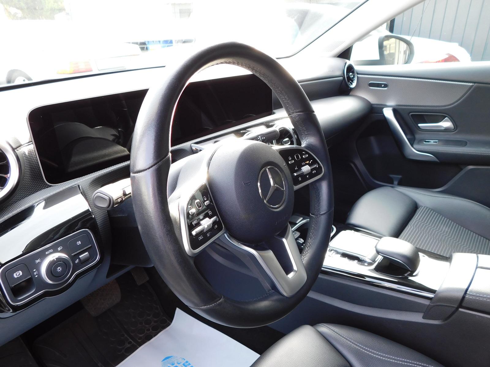 Mercedes-Benz A 250 AUTOM KLIMA NAVI T.LED Parkassist LM