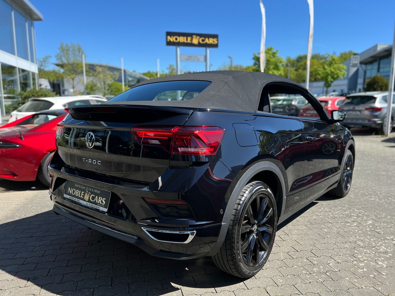 Fahrzeugabbildung Volkswagen T-Roc Cabriolet R Line Black AHK BEATS KEYLESS