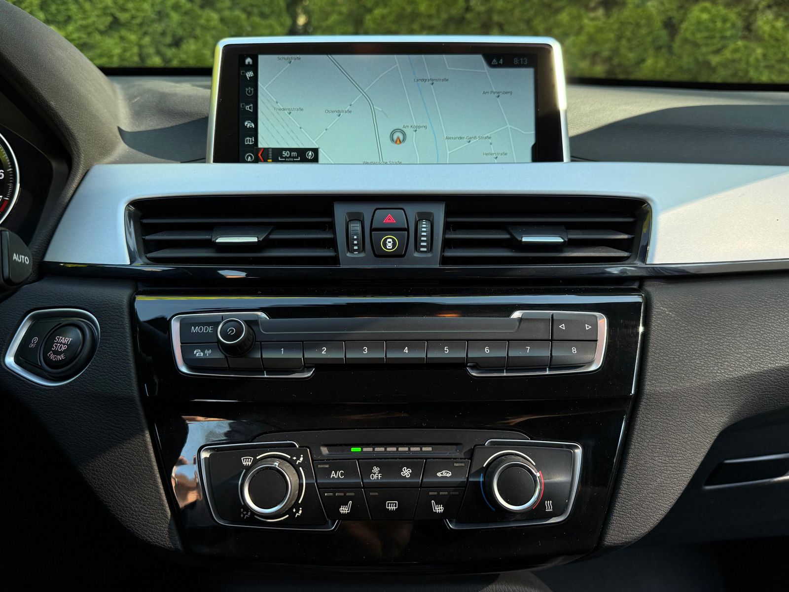 Fahrzeugabbildung BMW X1 sDrive 18 i Aut. LED+NAV+SHZ+AHK+TEMP+KAM+DAB