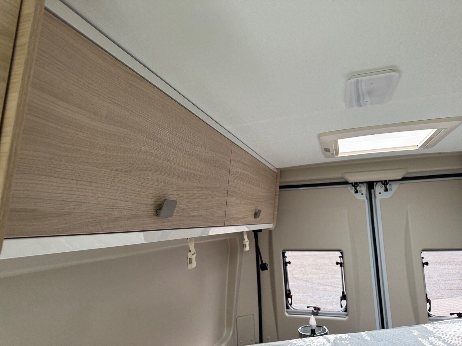 Fahrzeugabbildung Forster Livin Up FV599EBL Busbiker/Markise/Sat-Anlage