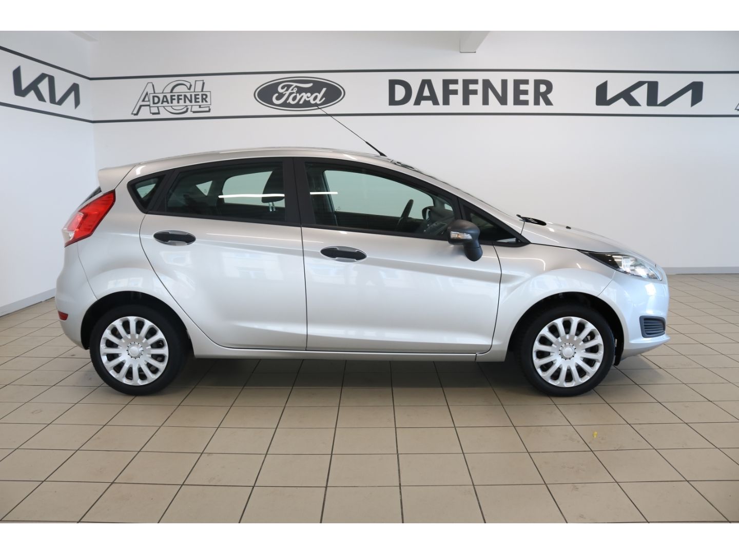 Fahrzeugabbildung Ford Fiesta 1.6L Duratec Automatik Klimaanlage