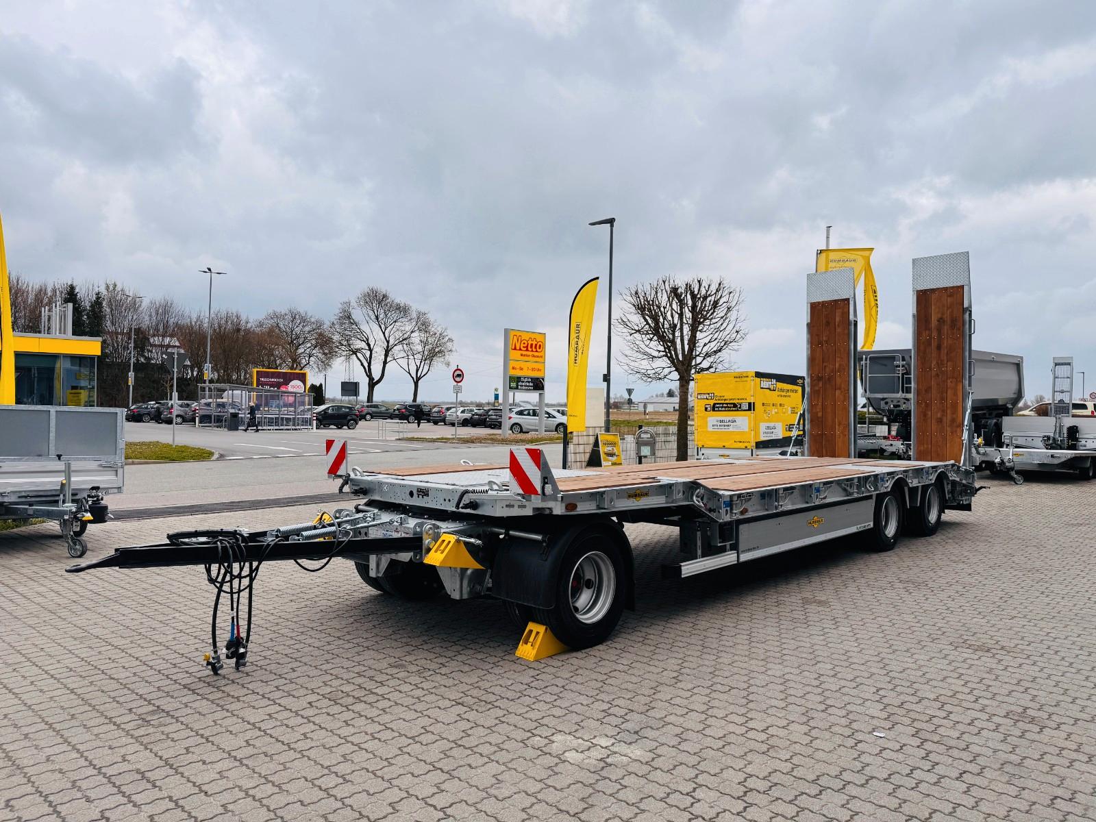Humbaur 3-Achstieflader Drehschemel 30 t. verzinkt