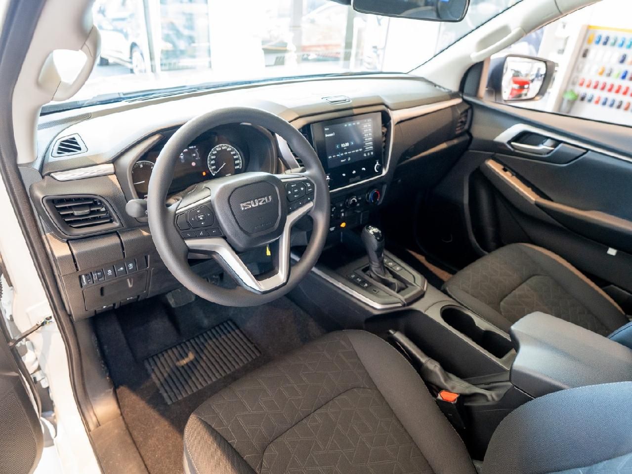 Fahrzeugabbildung Isuzu D-Max Space Cab 4WD LS