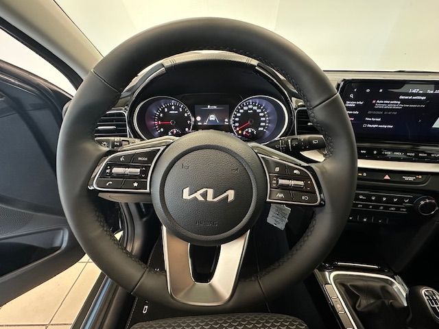 Fahrzeugabbildung Kia XCeed Vision 1.0 T-GDI LED Navi Kamera DAB