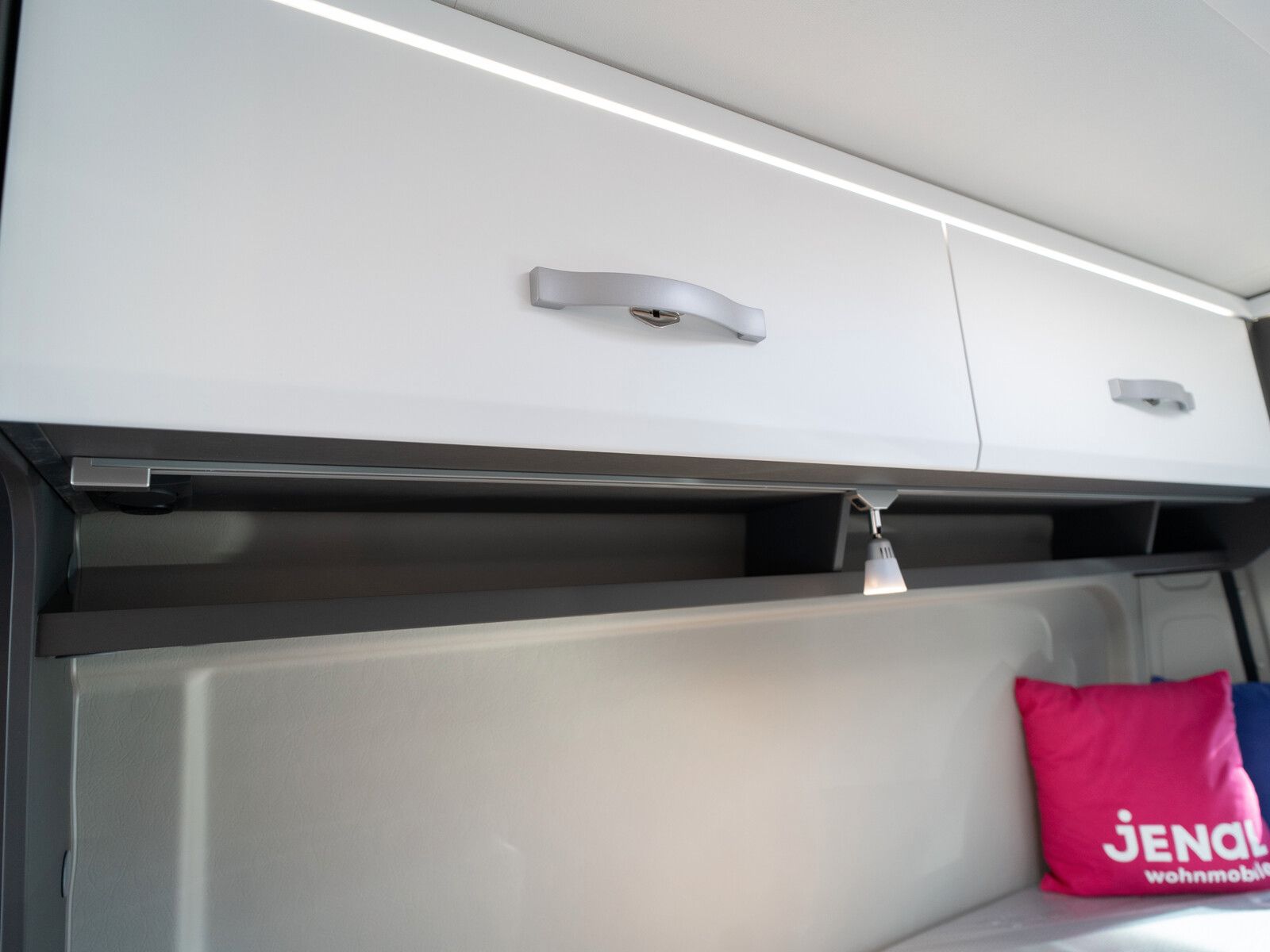 Fahrzeugabbildung Dethleffs Globetrail 640 ES Fiat Heckauszug/Rahmenfenster