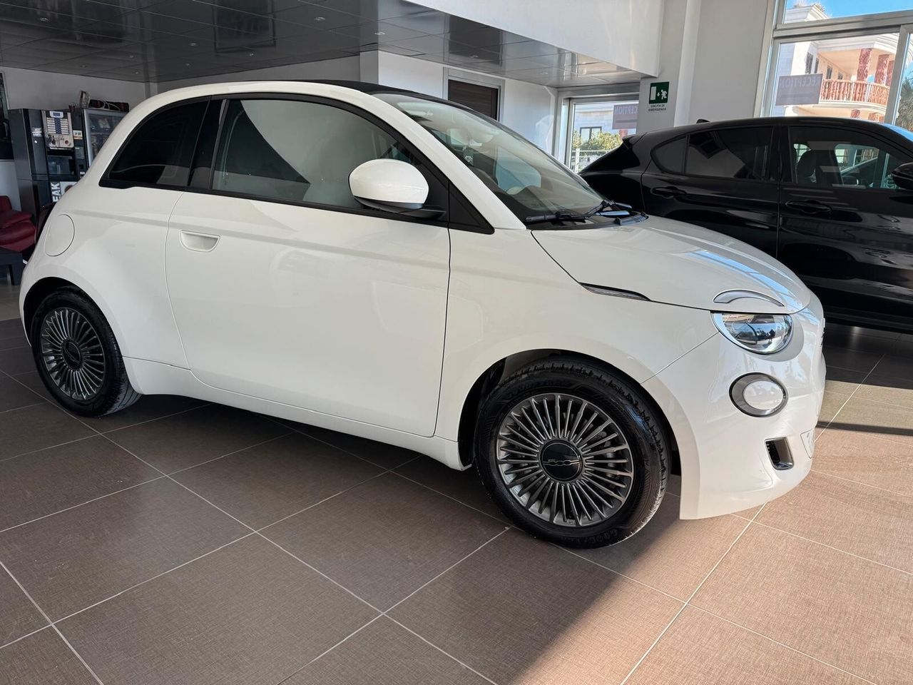 Fiat 500 Icon Cabrio 42 kWh imagem 2