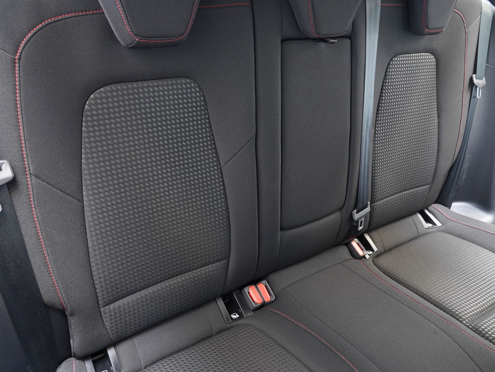 Fahrzeugabbildung Ford Focus Turnier ST-Line X 1.0 EcoBoost Mild-Hybrid
