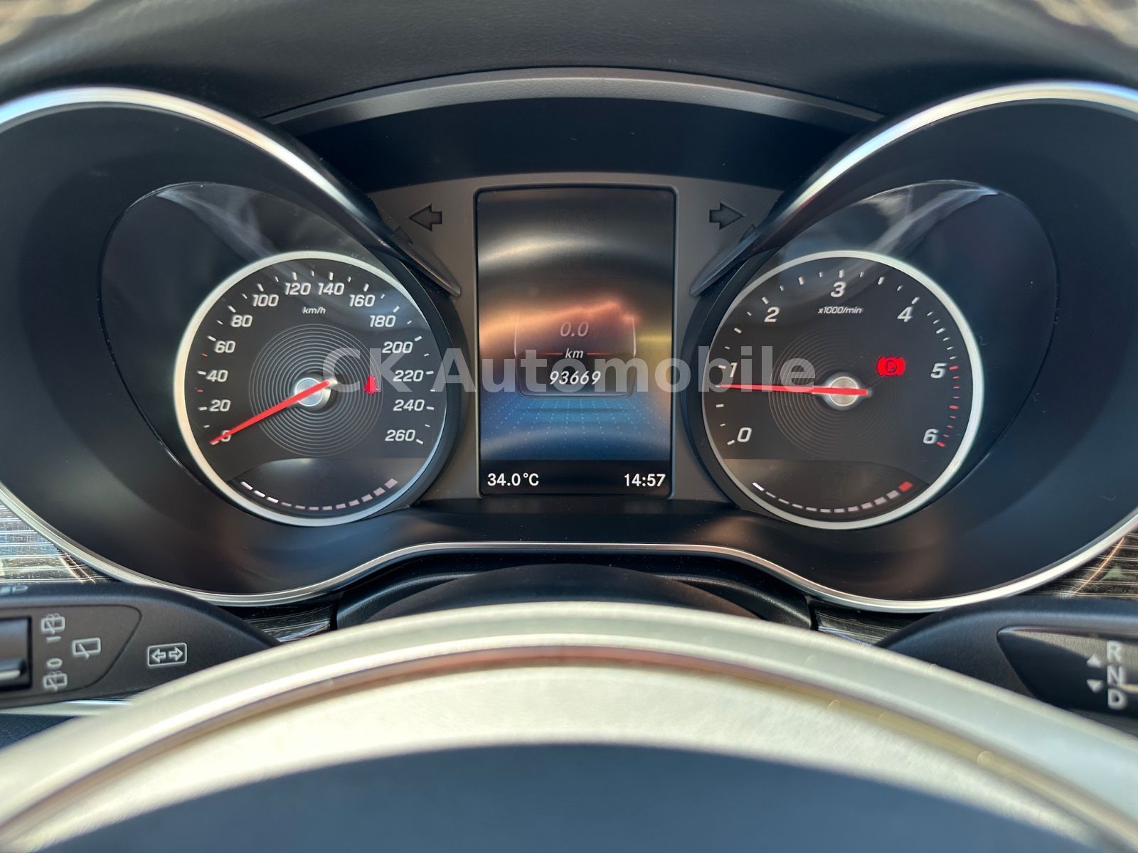 Fahrzeugabbildung Mercedes-Benz V250d AVANTGARDE EDITION 4MATIC lang/7 Sitze