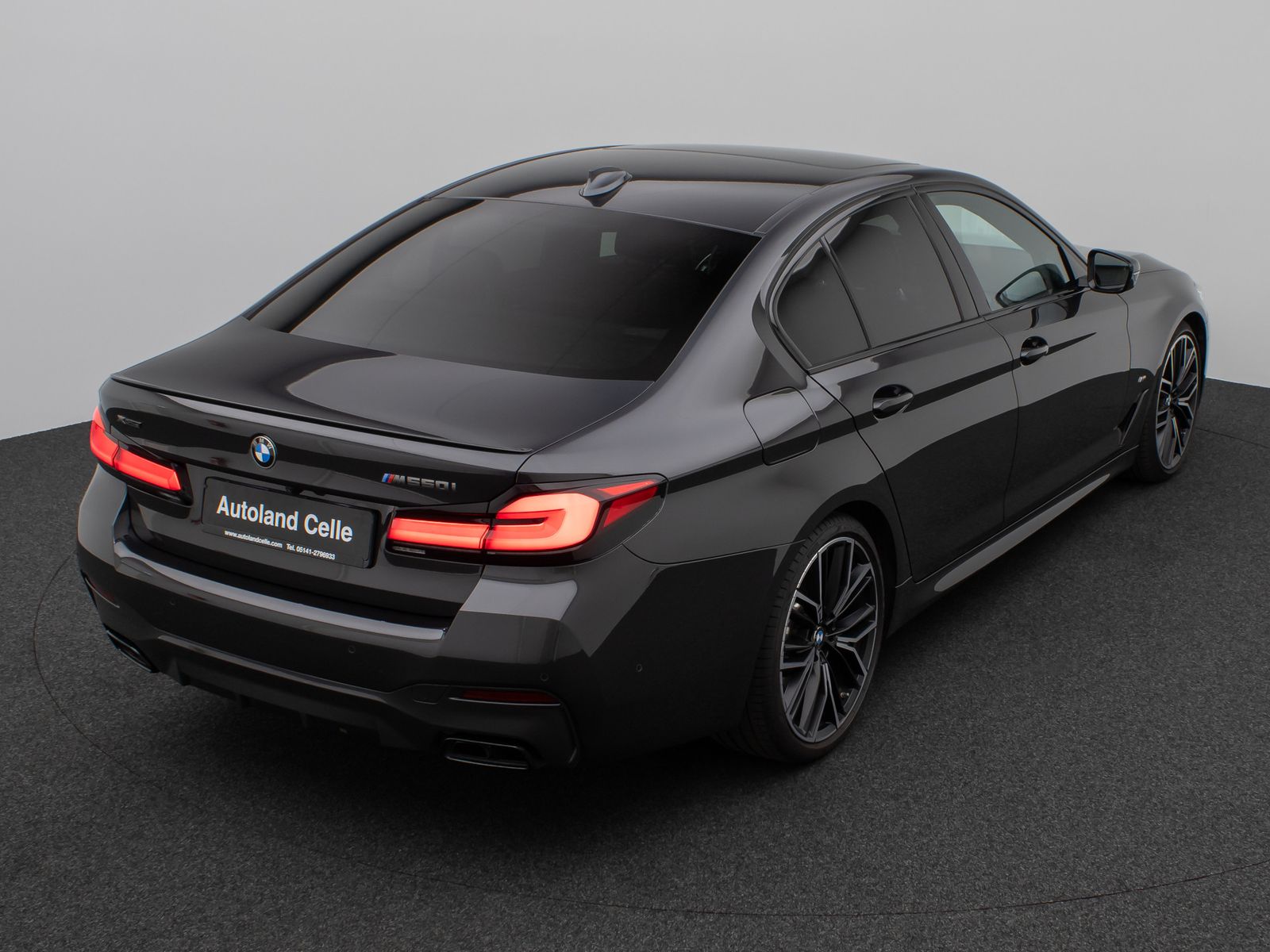 Fahrzeugabbildung BMW M550i xD Laser SoftClos 360°HUD DAB H/K DisplKey