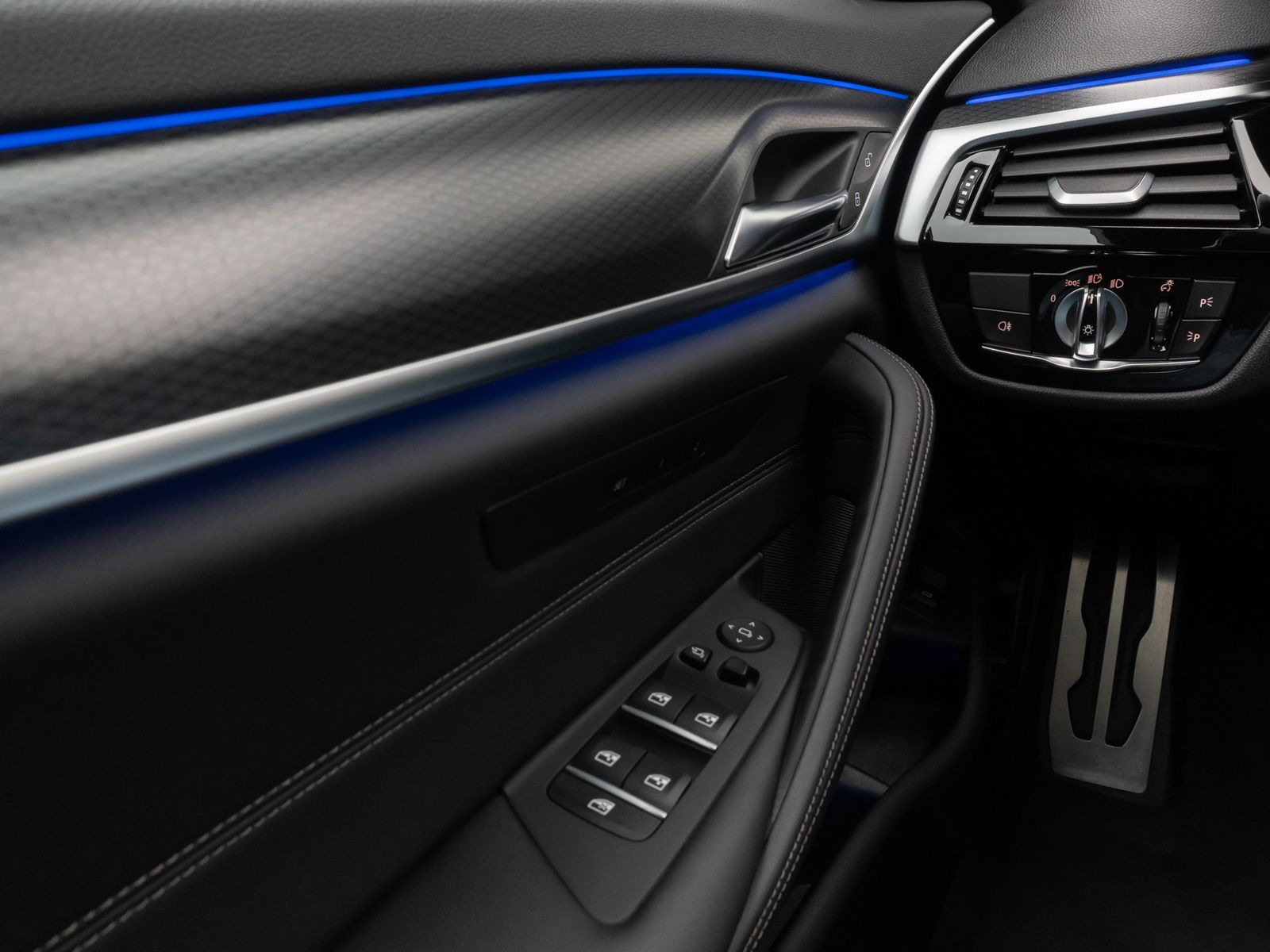 Fahrzeugabbildung BMW 540d xD M SportPro Panoram Kamera Laser HUD HiFi