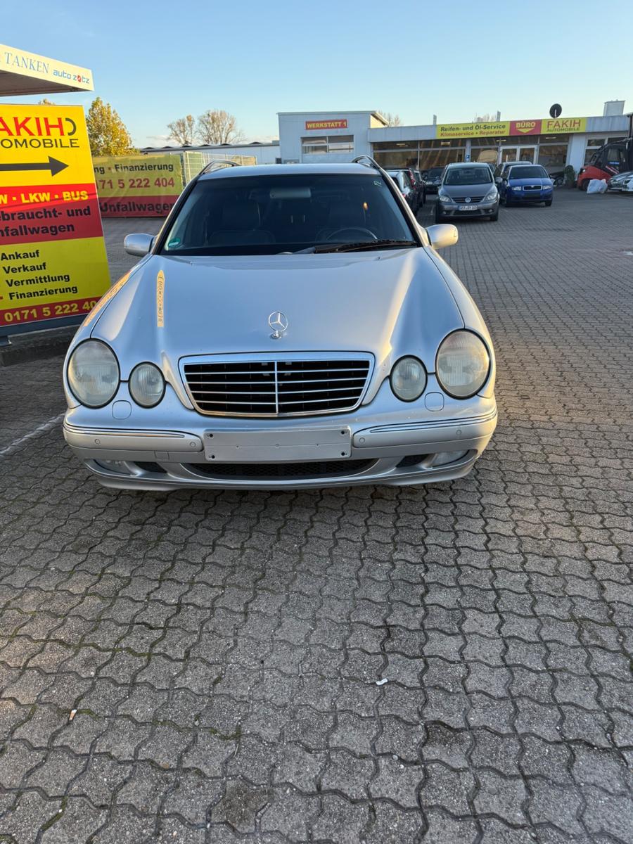 Mercedes-Benz E 280 T AVANTGARDE