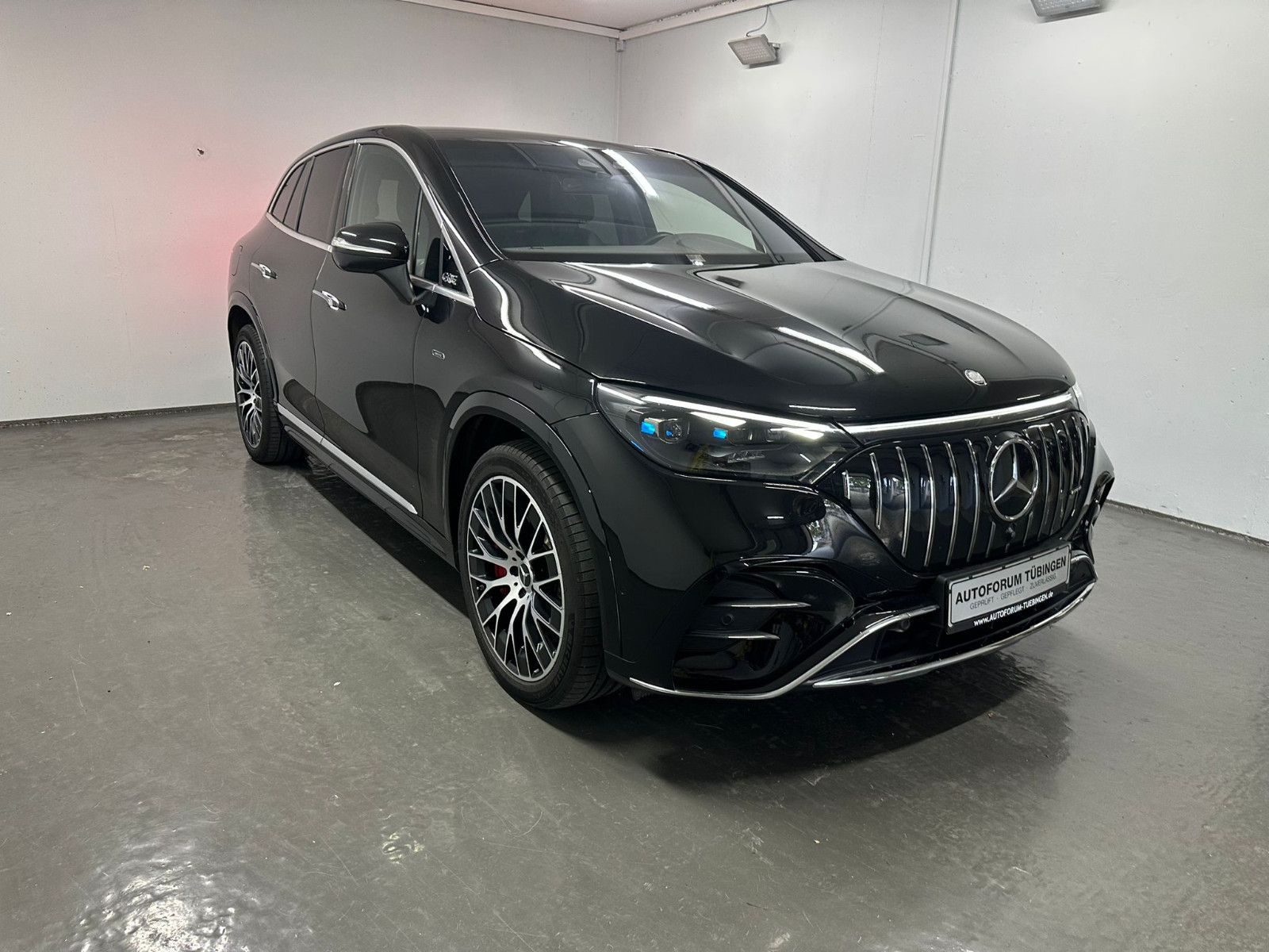 Fahrzeugabbildung Mercedes-Benz EQE 43 SUV AMG-LINE 4MATIC *Hyperscreen*PANO*