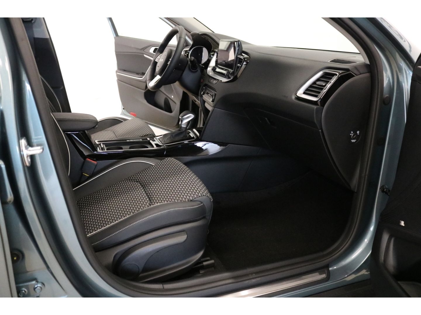 Fahrzeugabbildung Kia XCeed Spirit 1.4 T-GDI JBL Kamera LED Tempomat