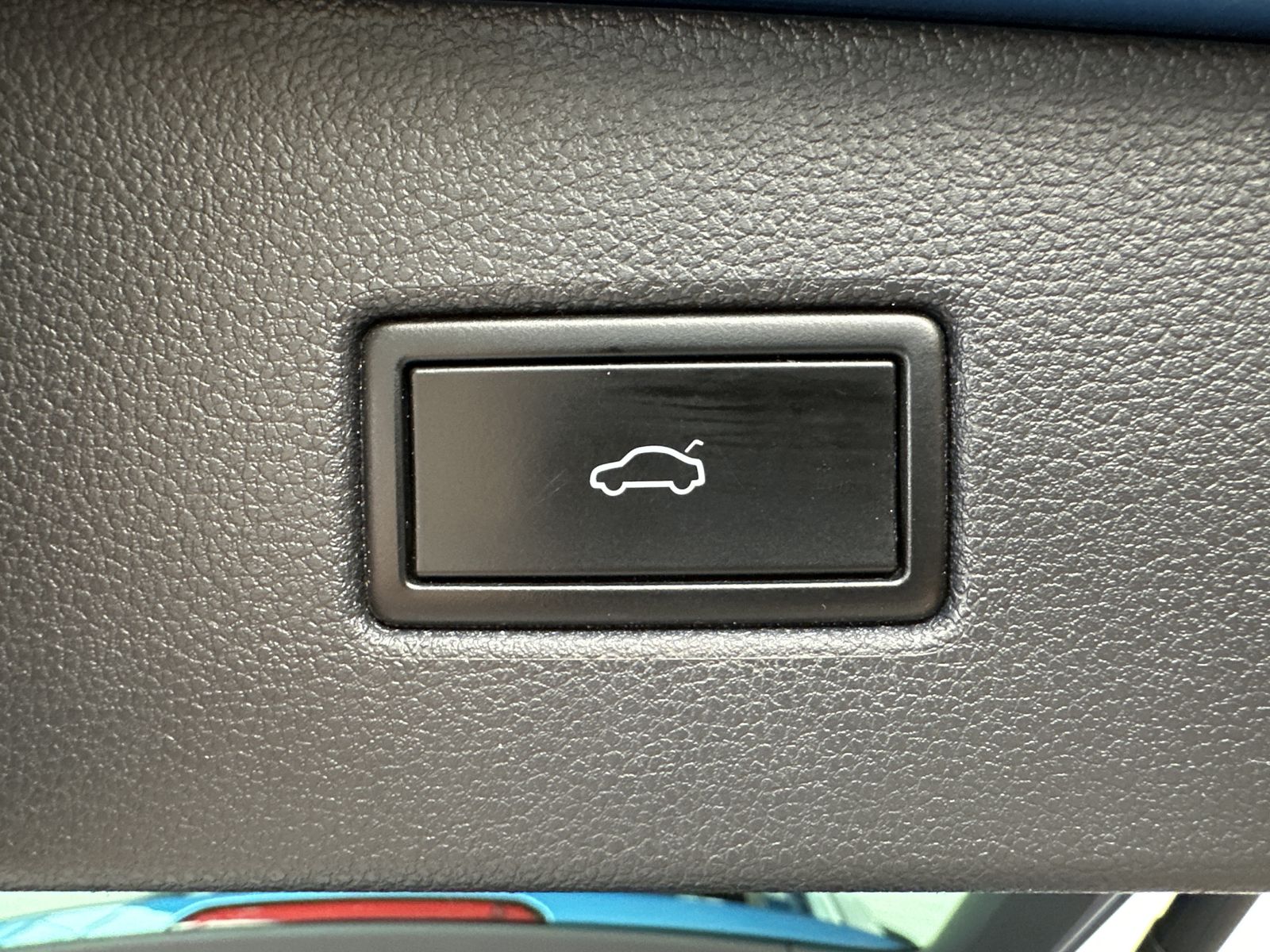 Fahrzeugabbildung Volkswagen Tiguan 1.5 TSI DSG Comfortline NAV+LED+PANO+AHK