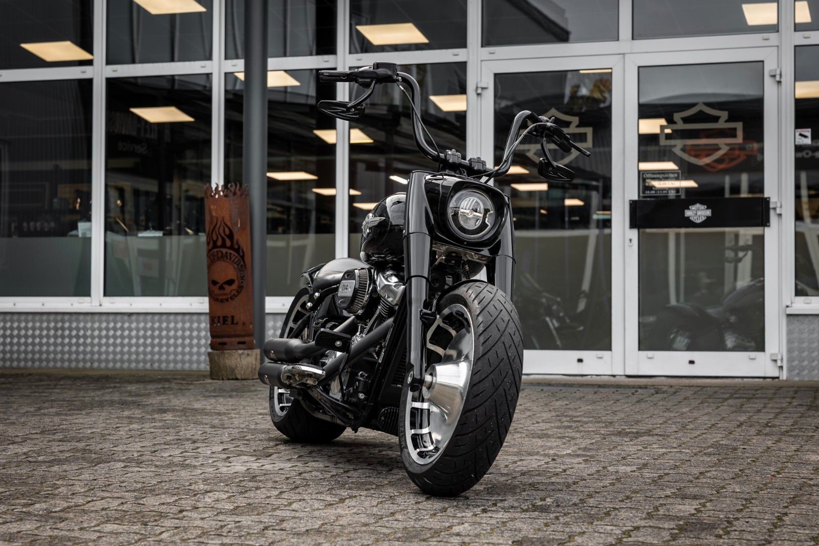 Fahrzeugabbildung Harley-Davidson FLFBS FAT BOY SOFTAIL 114 -JEKILL&HYDE-