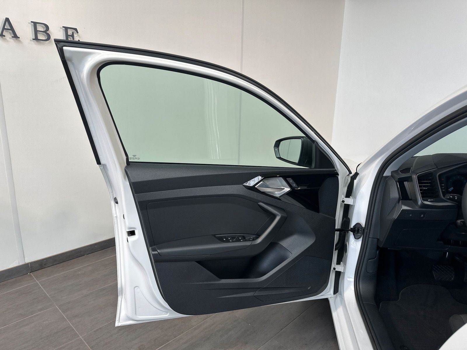 Fahrzeugabbildung Audi A1 35 TFSI Sportback Aut. NAV+PDC+DAB+VCOCKPIT