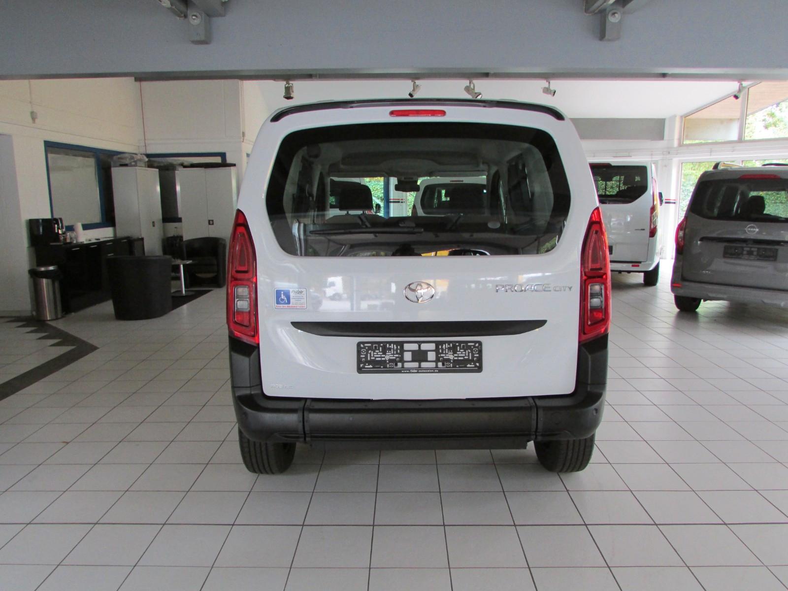 Toyota Proace City Verso L1 Rampe-Behindertengerecht