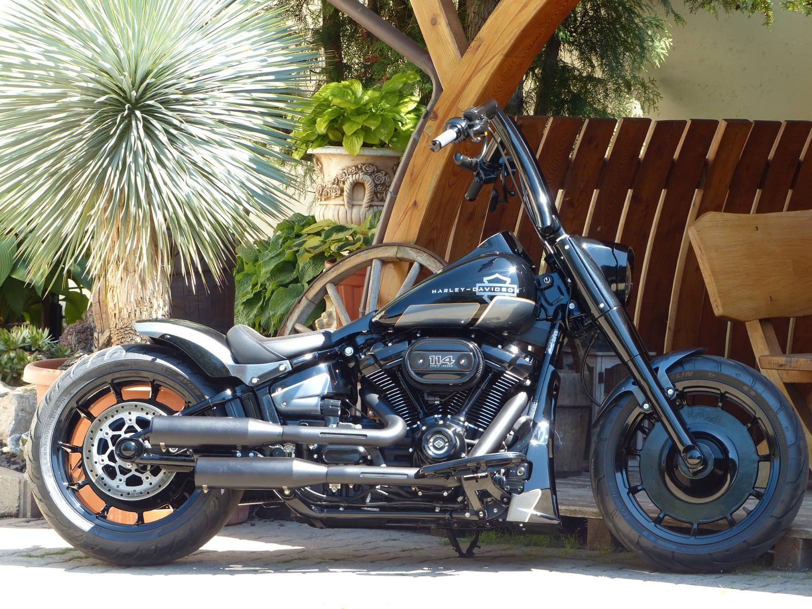 Harley-Davidson Fat Boy 114er Mega Custom Umbau 260 Heck ...!