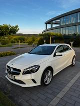Mercedes-Benz A 250 Urban 7Gang DCT  *Mercedes-Garantie* - gebrauchte Mercedes-Benz A 250 aus dem Jahr 2017