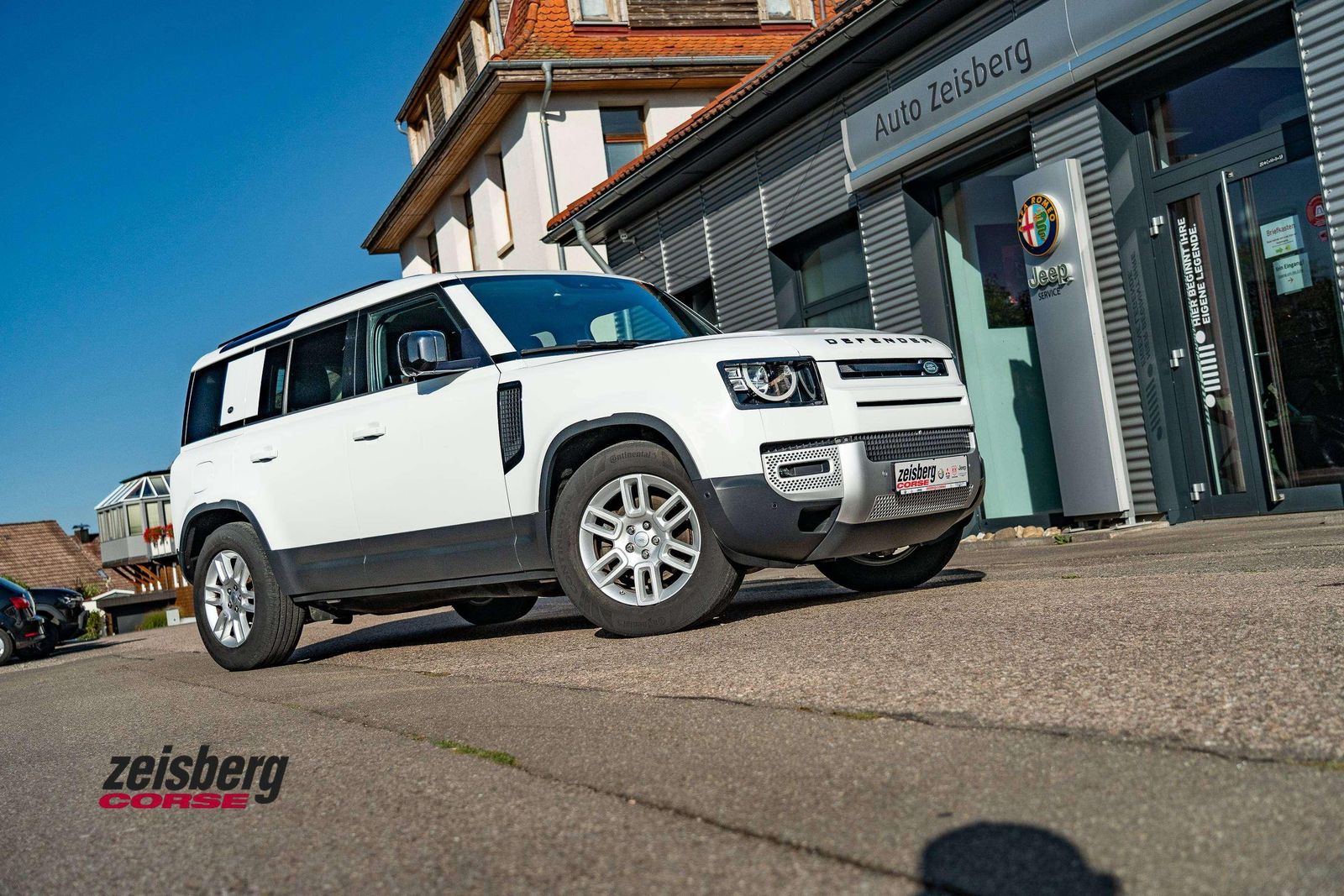 Land-Rover Defender - 1