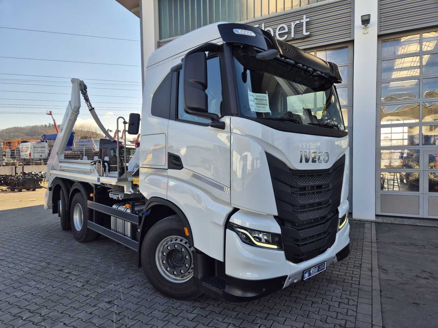 Fahrzeugabbildung Iveco X-Way AS280X46Y/PS ON 6x2 Meiller AK16 Intarder