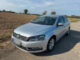 Volkswagen VW Passat Baujahr 2012  96T KM - Volkswagen Passat: 20v