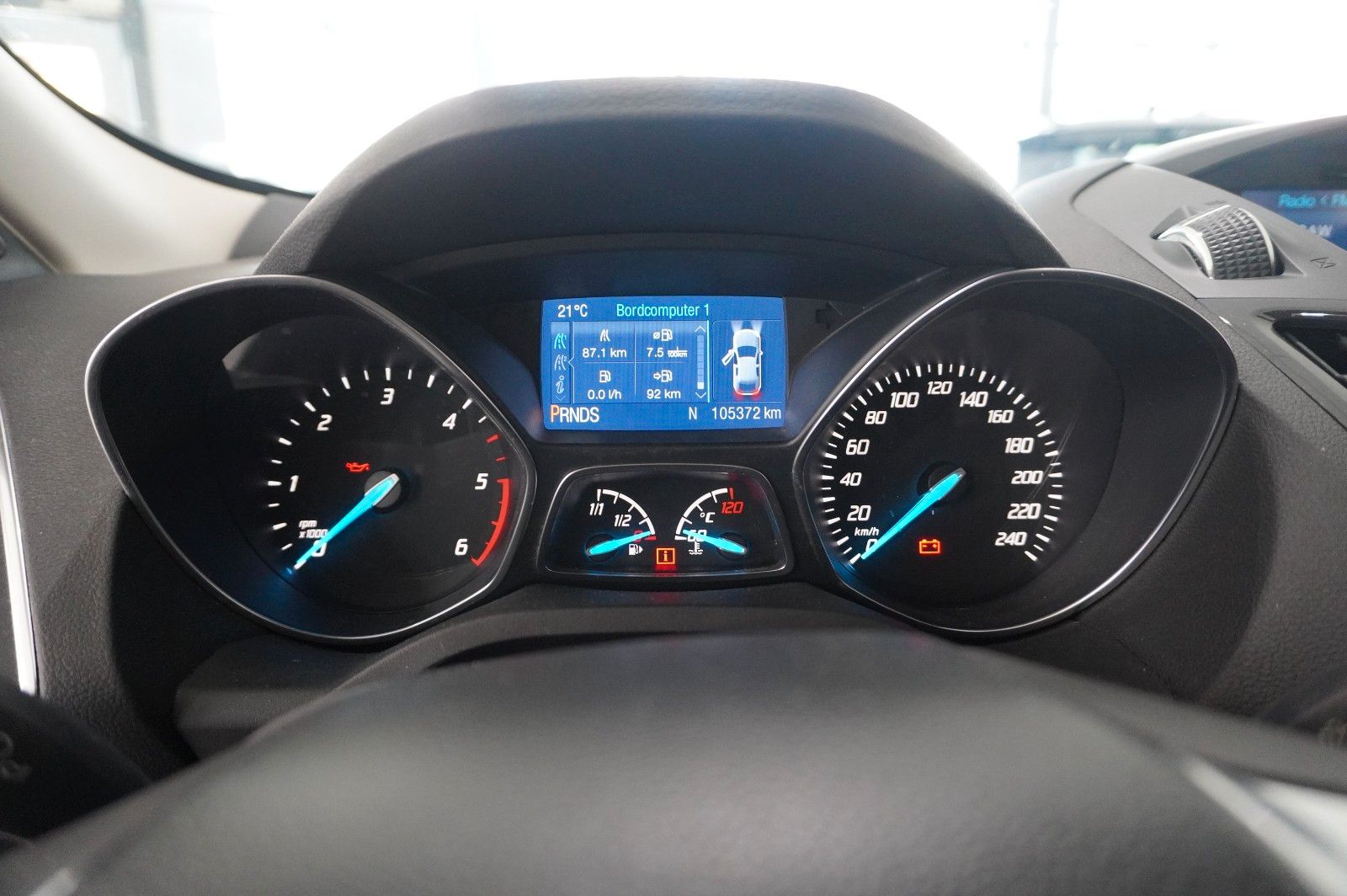 Fahrzeugabbildung Ford Kuga 2.0D INDIVIDUAL 4X4 NAVI/LED/KAMERA/SPORT