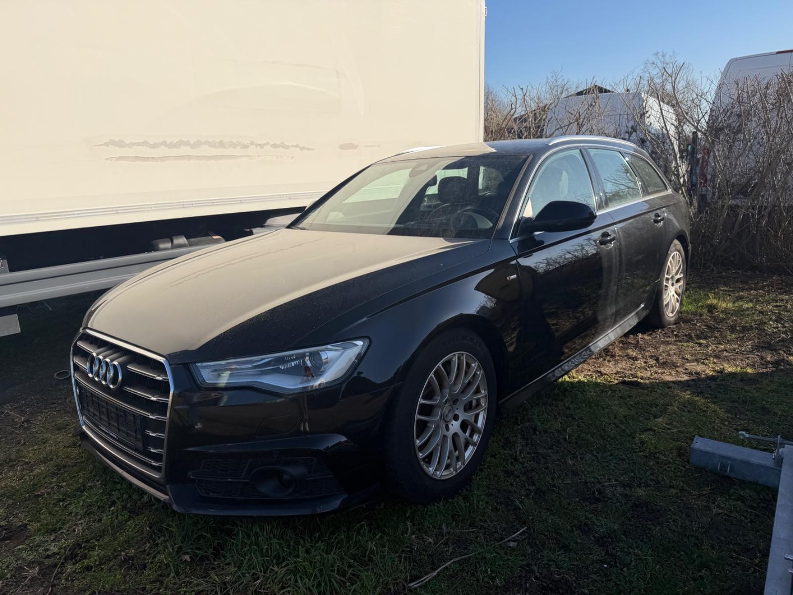 Audi A6 Avant 3.0 TDI quattro*S line*Motorschaden*