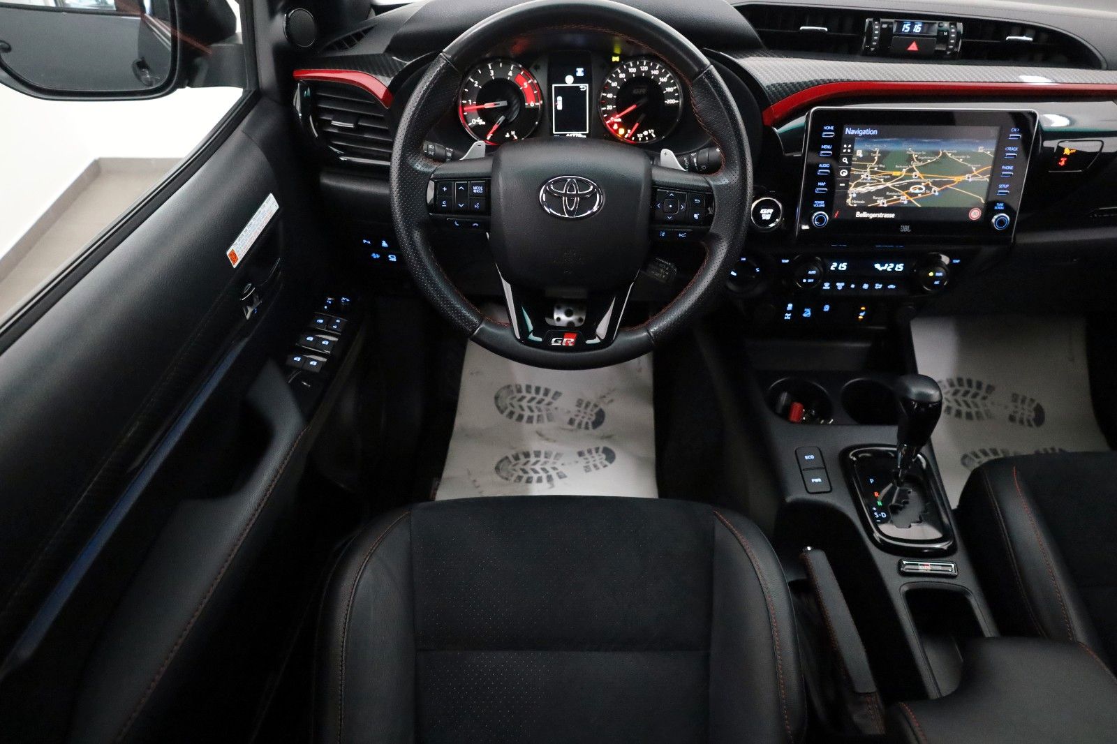 Fahrzeugabbildung Toyota Hilux 2.8 D-4D GR Sport,Alcant,.ACC,Rollo el,AHK