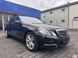 Mercedes-Benz E 350 BlueTec*Avantgarde*MEGA AUSSTATTUNG* - Mercedes-Benz E 350 in Wiesbaden
