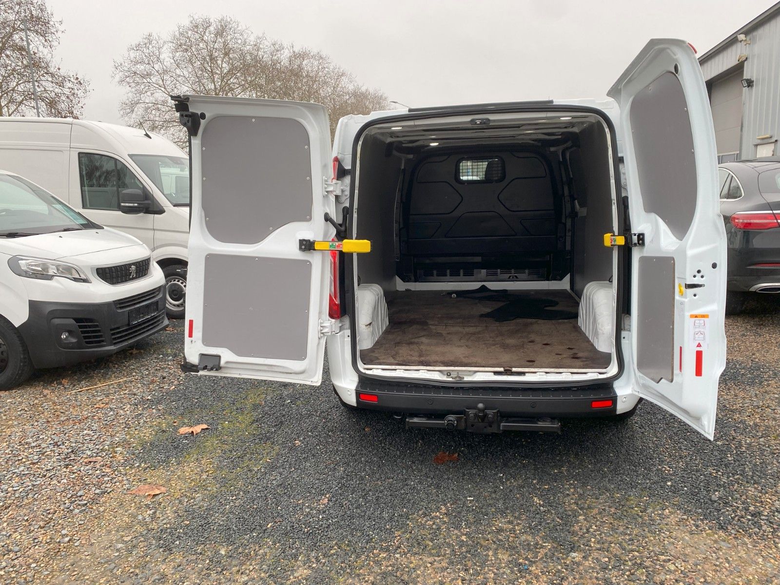 Fahrzeugabbildung Ford Transit Custom Kasten 320 L2 Trend,AHK,34555Km,