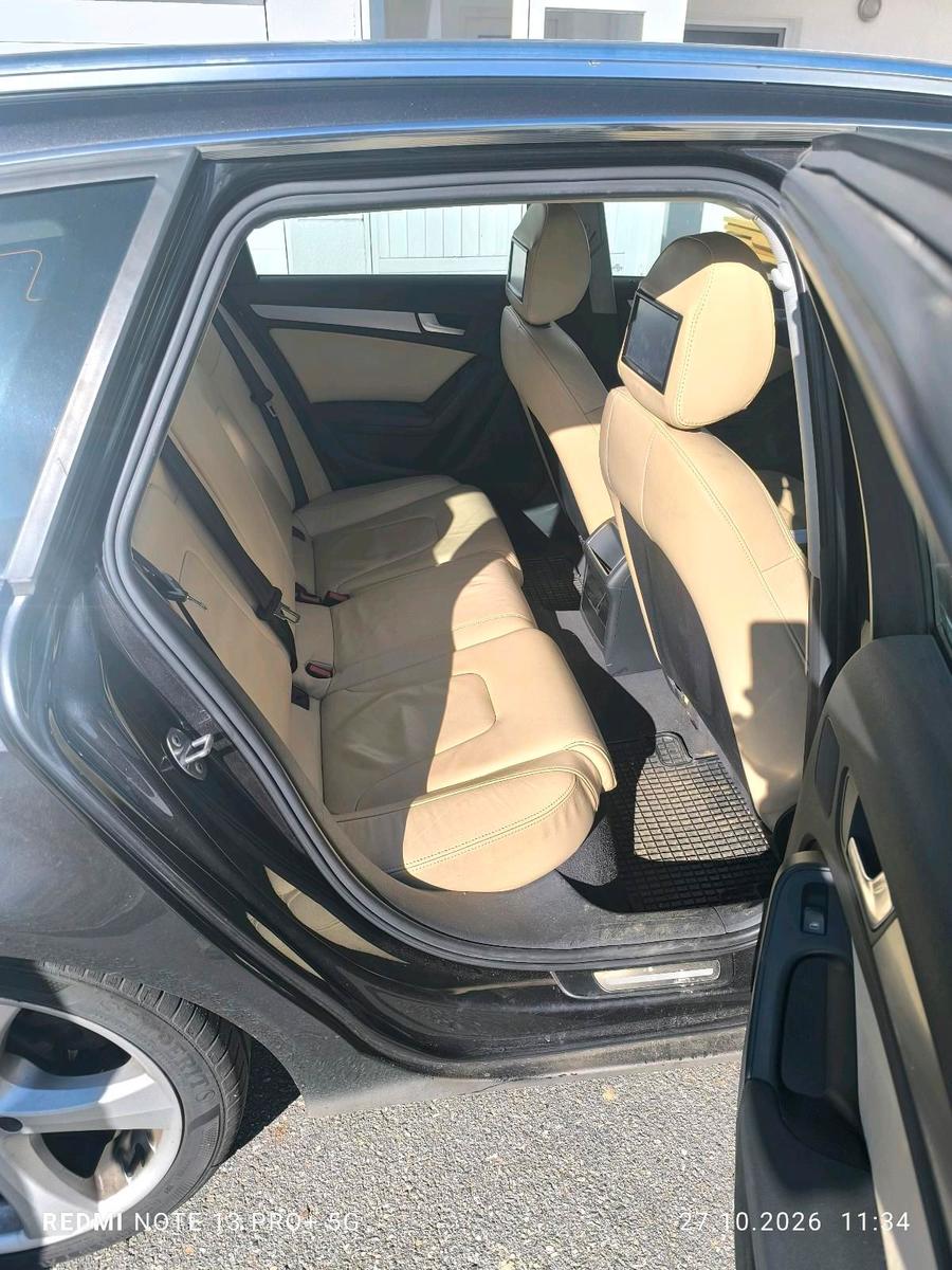 Audi A4 2009 — photo 7