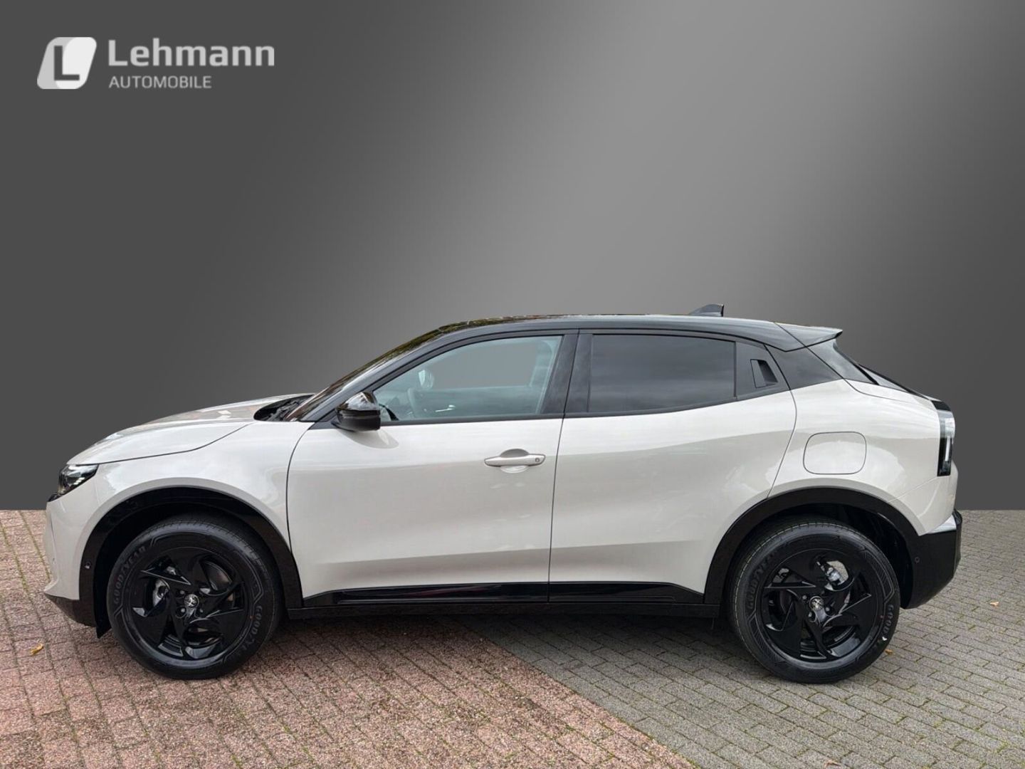 Fahrzeugabbildung Alfa Romeo Junior Ibrida 1.2 VGT 48V-Hybrid 107 kW Ti