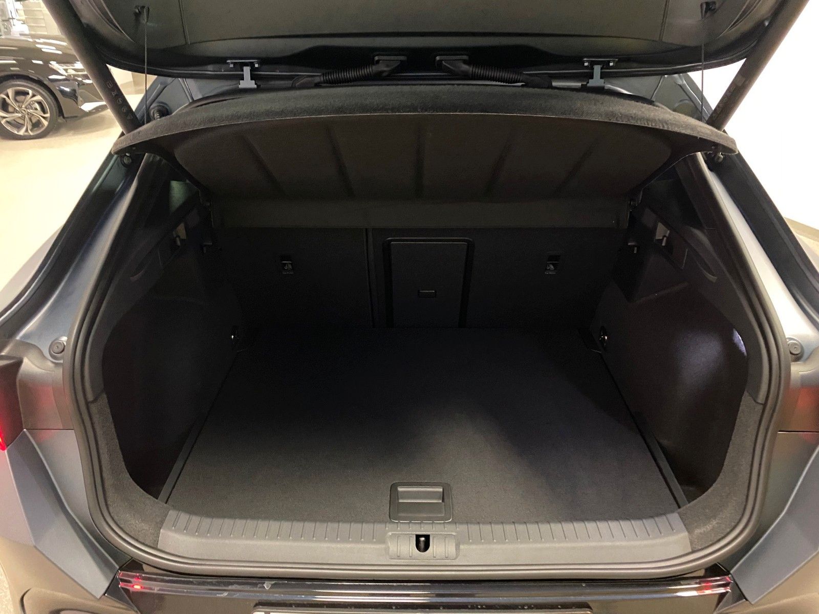 Fahrzeugabbildung CUPRA Formentor 1.5 eTSI MHEV DSG+MATRIX+NAVI+360°KAME