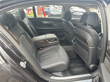 BMW 750Ld xDrive Limousine Gestiksteuerung