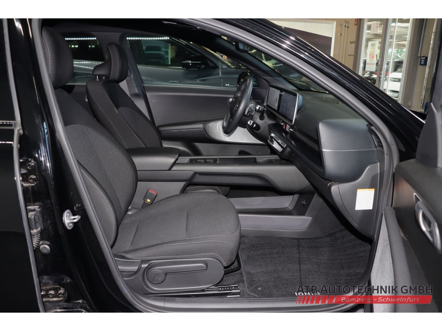 Fahrzeugabbildung Hyundai IONIQ 6 DYNAMIQ 53kWh 97,3% SOH Navi Digitales C