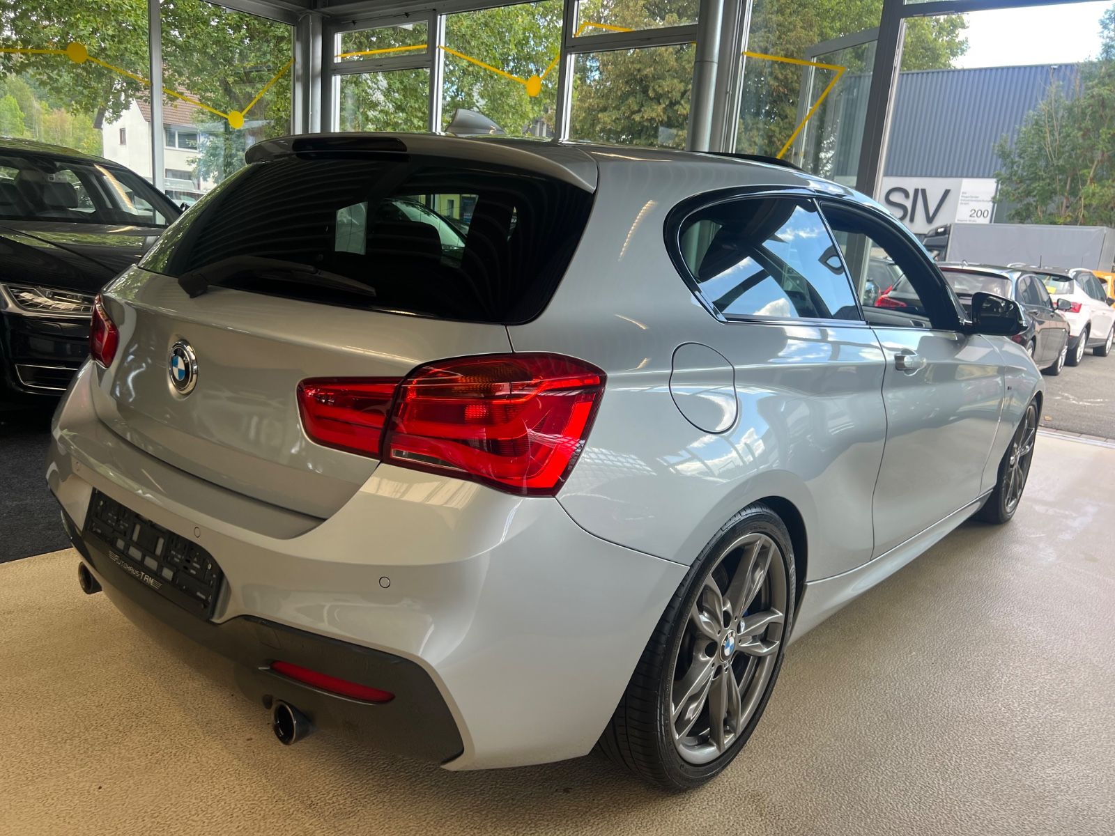 Fahrzeugabbildung BMW M135 i xDrive * SCHIEBEDACH * LEDER *