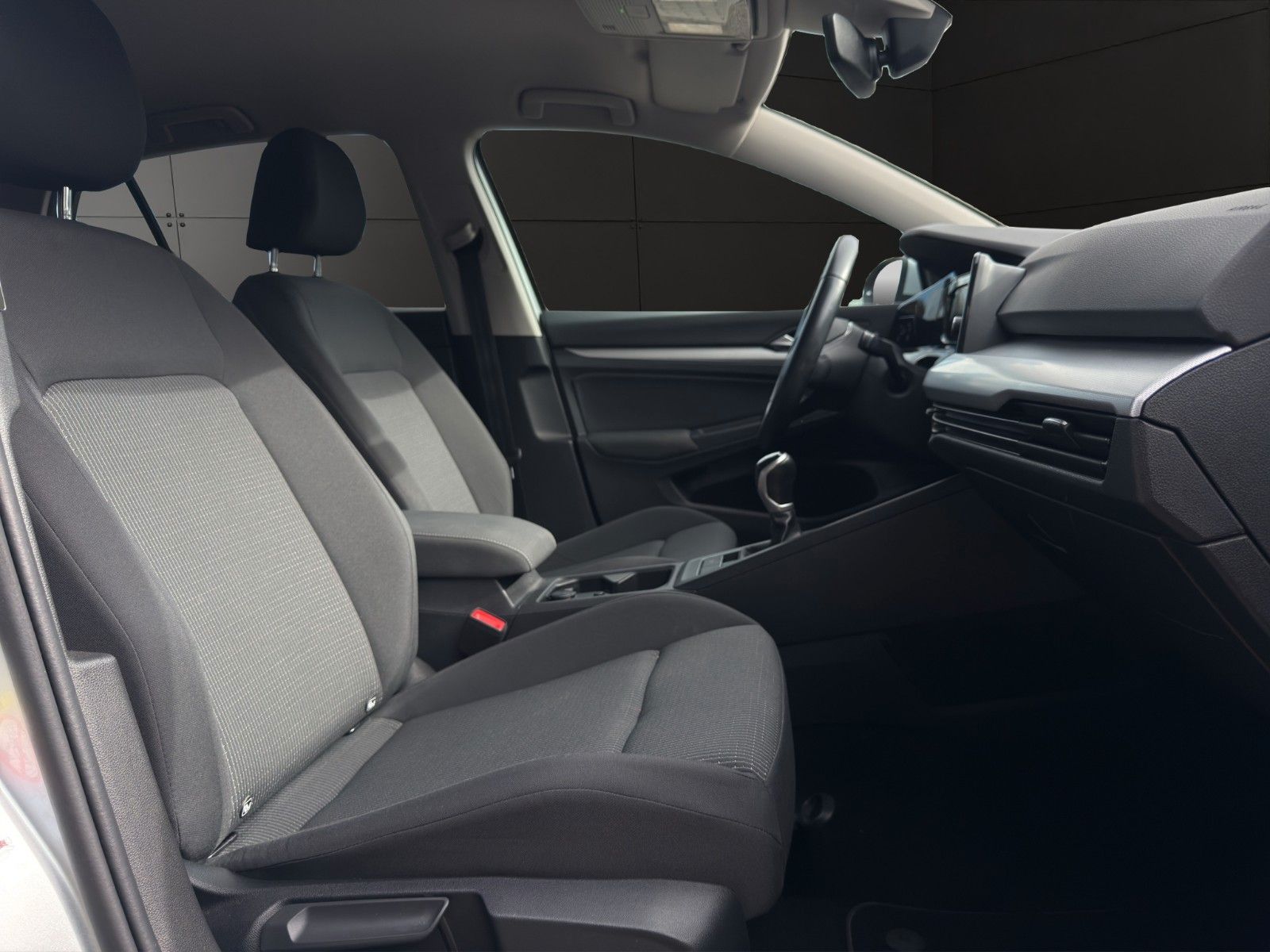 Fahrzeugabbildung Volkswagen Golf VIII Lim.*Bhz.Lenk*Virt.Cockpit*Carplay*LED