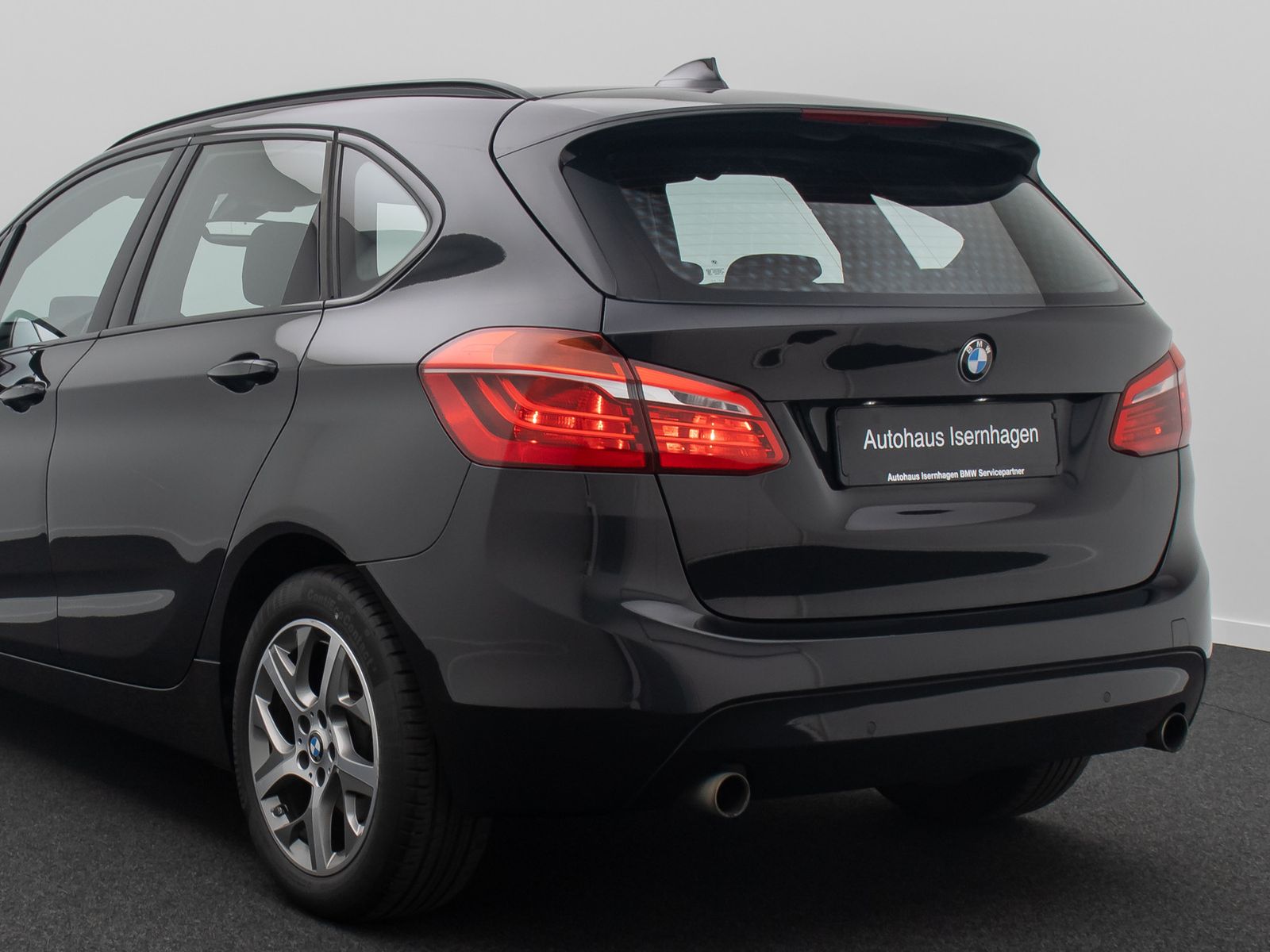 Fahrzeugabbildung BMW 220d Active Tourer HUD NaviPlus H/K Panorama DAB
