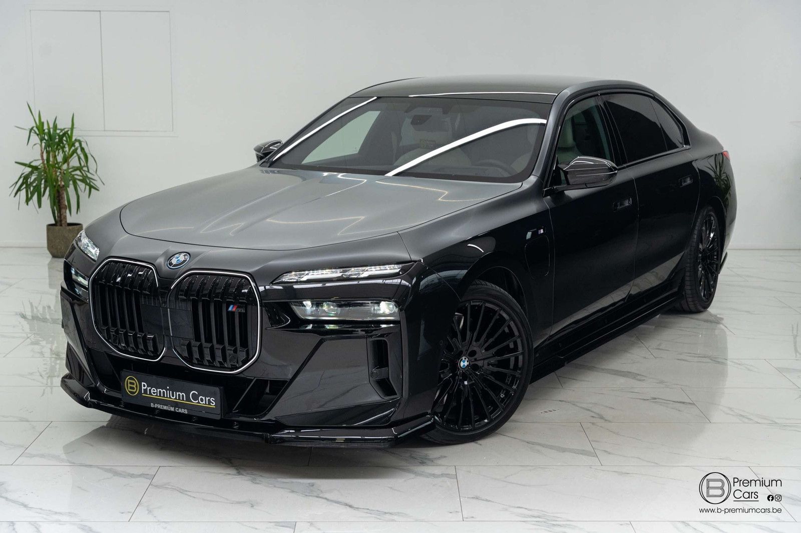 BMW 760 M760e xDrive Individual! Bodykit! MEGA FULL  imagem 2