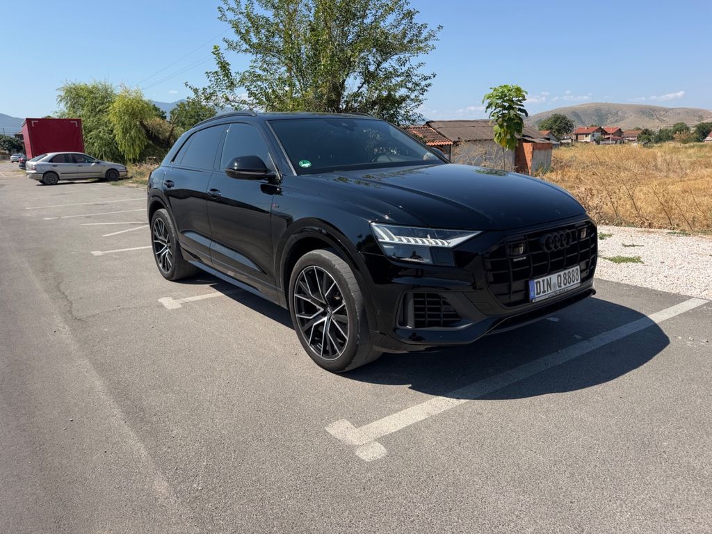 Image of Audi Q8