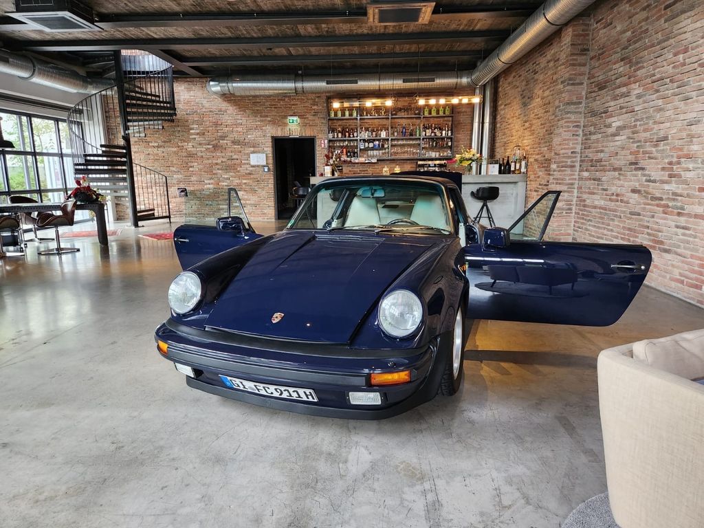Porsche 930