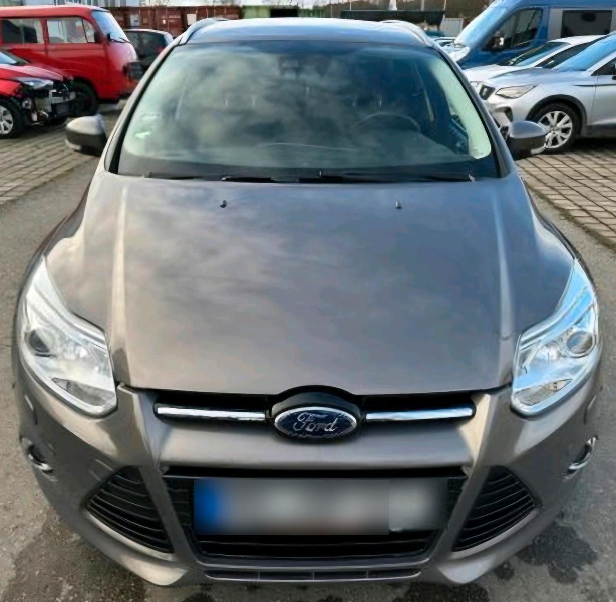 Ford Focus 2013 — вигляд ззаду