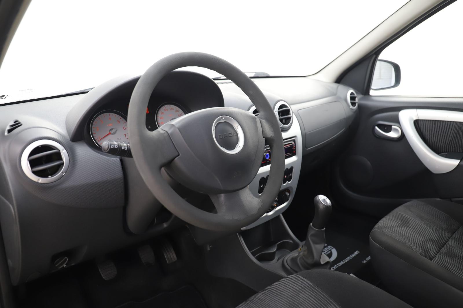 Dacia Logan 2009 — photo 13