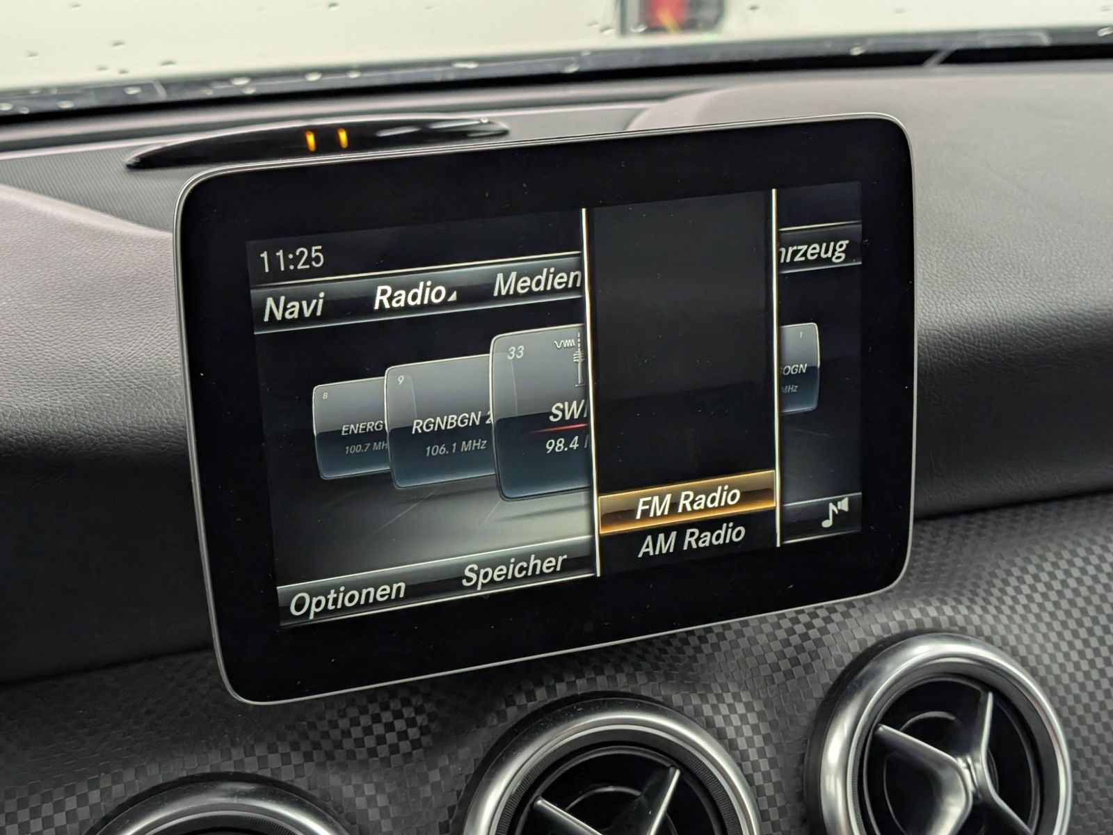 MERCEDES-BENZ A 180 1.6 Urban Navi LED Klima SHZ – Bild 22