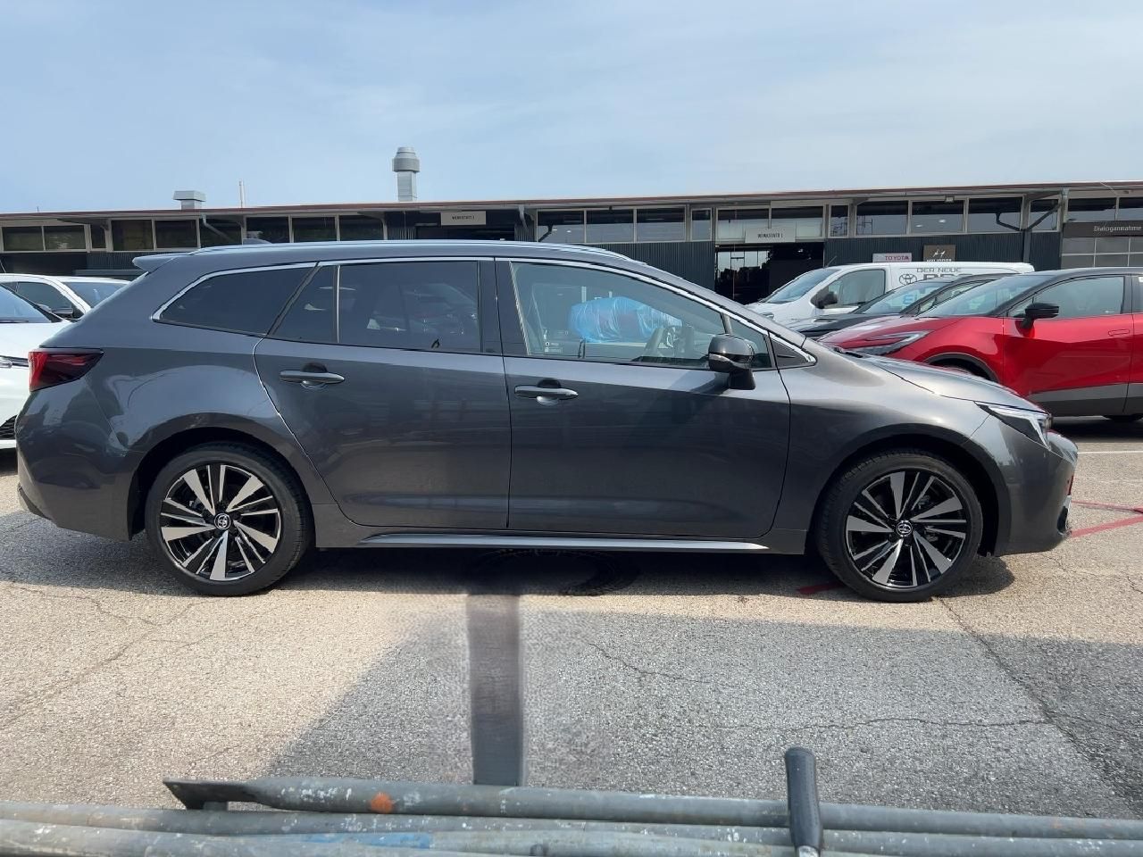 Fahrzeugabbildung Toyota Corolla TS 2,0 Hybrid Teamplayer *Technikpaket