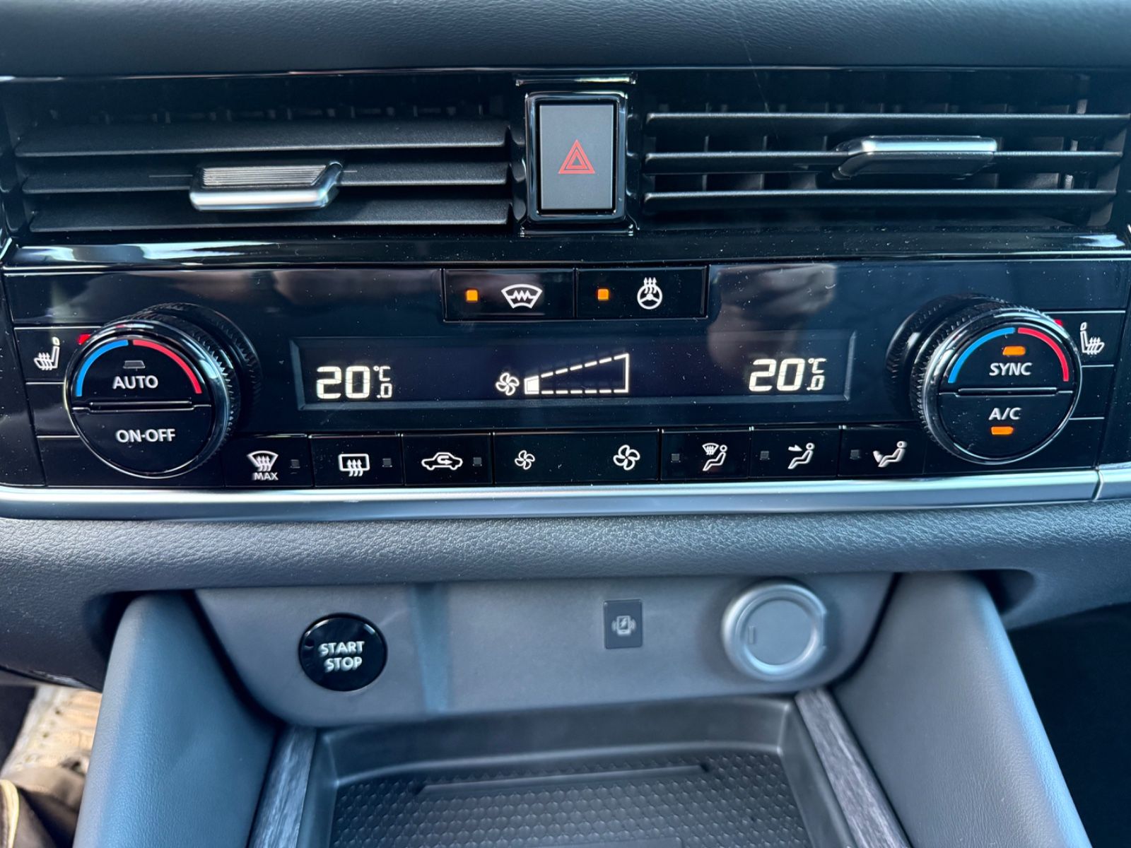 Fahrzeugabbildung Nissan Qashqai Tekna e-Power - Leder, HeadUp