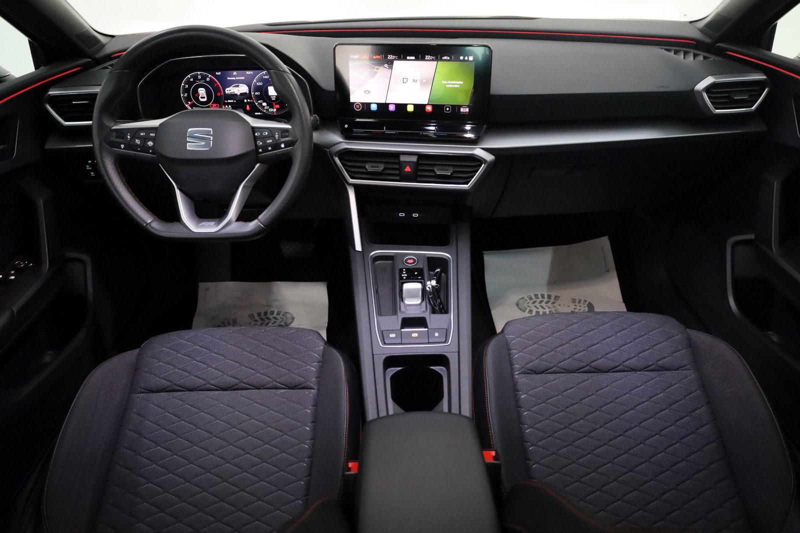 Fahrzeugabbildung SEAT Leon FR, Navi,LED,SH,Kamera,Panorama,ACC, SR+WR
