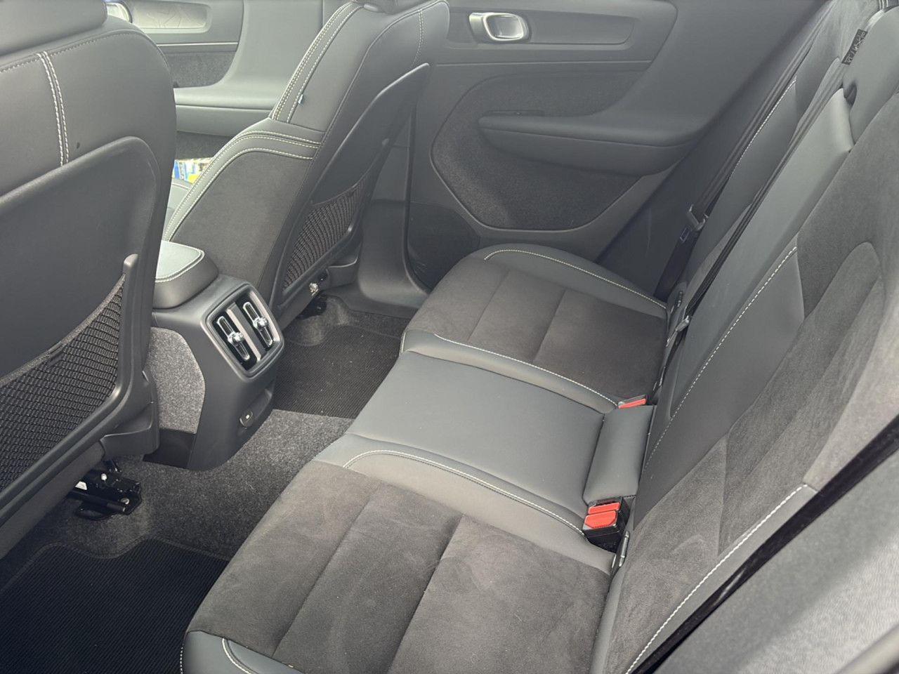 Volvo EX40 300 kW Twin Motor AWD Ultra Black Edition
