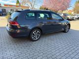 Volkswagen Golf 2.0 TDI DSG 4MOTION Sound Variant Sound - Volkswagen Golf: TDI 4motion